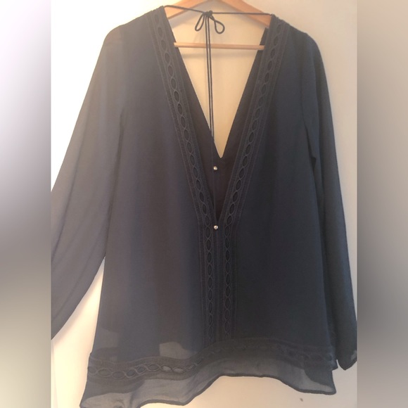 Finders Keepers low-cut blouse - Picture 5 of 11